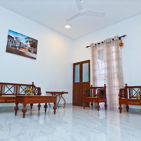 Thinaya Lake Resort Anuradhapura Exterior foto